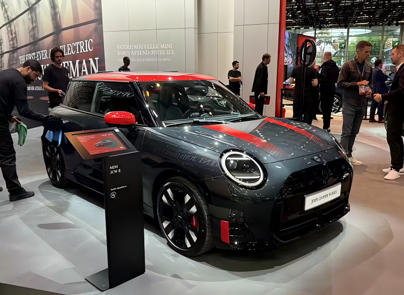 Mini Cooper Electric-déanta as an tSín, Aceman JCW atá leagtha síos le seoladh