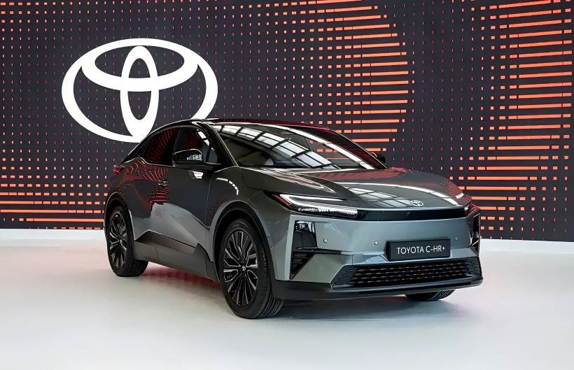 Íomhánna Oifigiúla Toyota C-HR+ EV Scaoilte: Leagan AWD dé-mhótair ar fáil le raon uasta 600 km