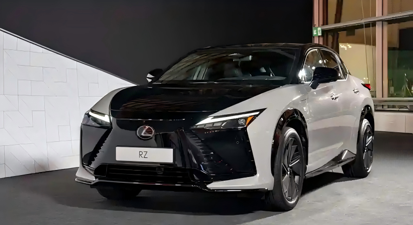 Nochtann Lexus íomhánna oifigiúla den RZ nua ina bhfuil roth stiúrtha athdheartha agus córas stiúrtha-le-sreang