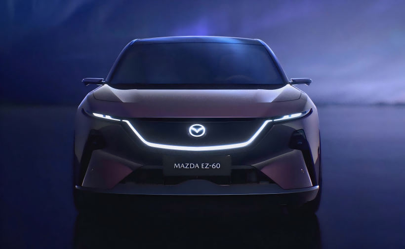 Íomhánna oifigiúla de Mazda EZ - 60. Tá an dearadh thar a bheith futuristic. Déanfaidh sé a chéad tús ar an 23 Aibreán.
