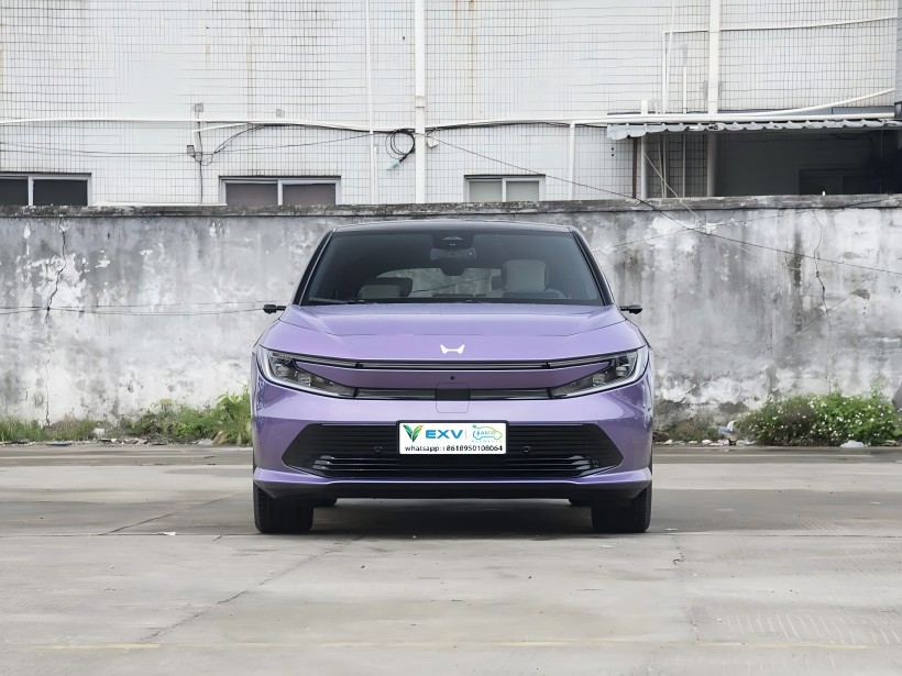 Tá an Gac Honda P7 suite mar SUV leictreach íon i lár-mhéid íon.