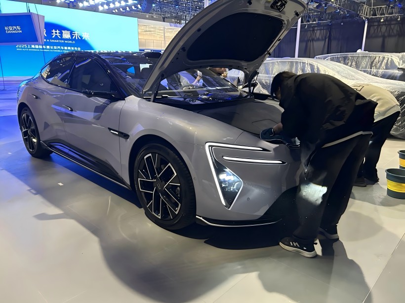 Taiscéalaíocht Ionaid ag Seó Auto Shanghai 2025: Avita 06 Spotted, ar díol ó 191,900 yuan (am teoranta)