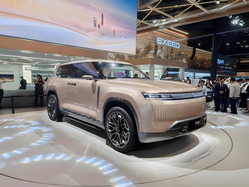 2025 Shanghai Auto Show: Carr Coincheap Starway Tianji Nochtadh, suite mar SUV fóillíochta mór 6 - Suíochán SUV